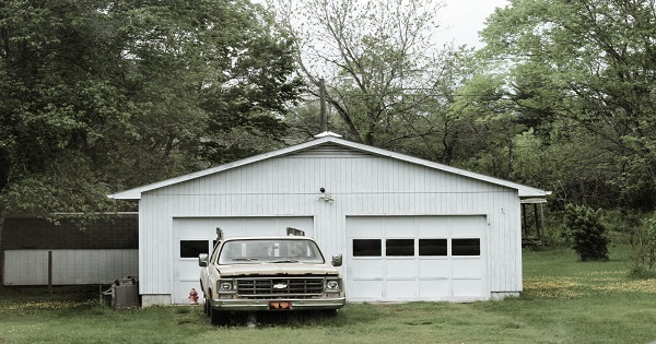 Attached or Detached Garage